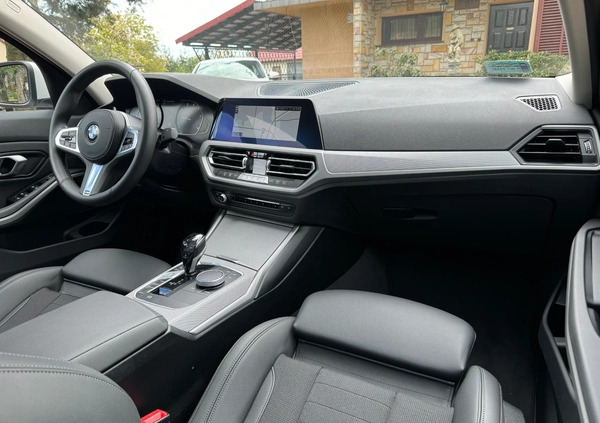 BMW Seria 3 cena 124500 przebieg: 49000, rok produkcji 2020 z Kamieńsk małe 232